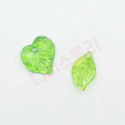 반투명 2종 나뭇잎 비즈 (약20g) T1006